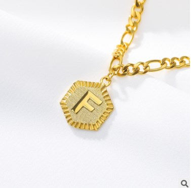 Personalisierte Alphabet-Fußkette in Goldoptik Elegantes Damen-Schmuckstück