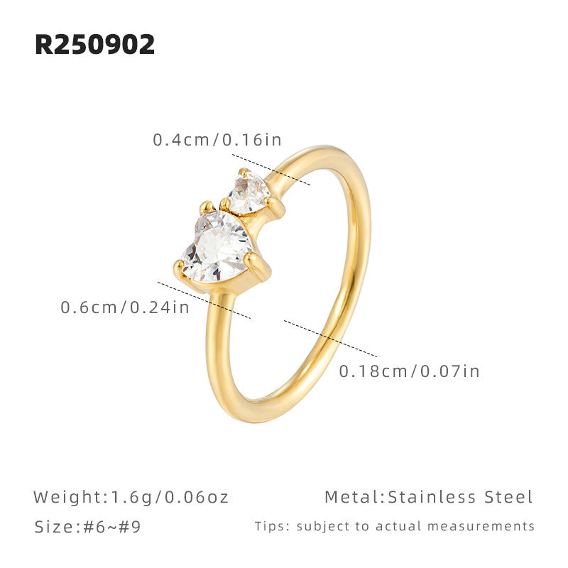 Ring mit Herzmotiv und Zirkonstein