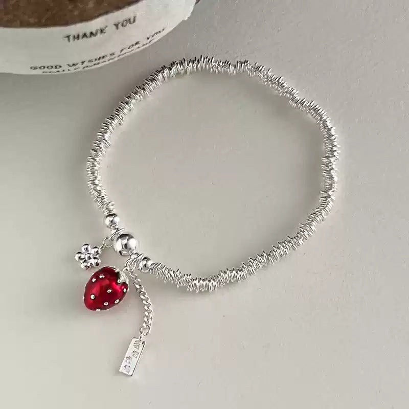 Berry Charm Ring-Armband mit Erdbeer-Anhänger