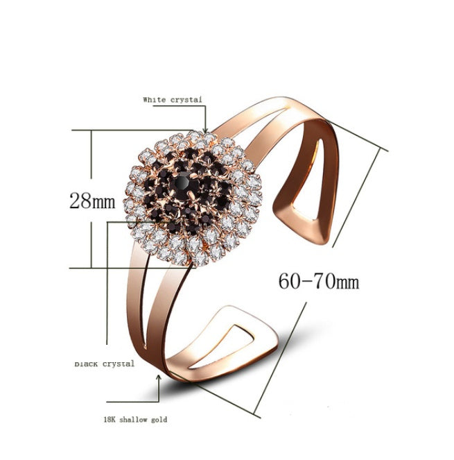 Florales Vier-teiliges Schmuckset mit Halskette, Ring, Ohrringen und Armband