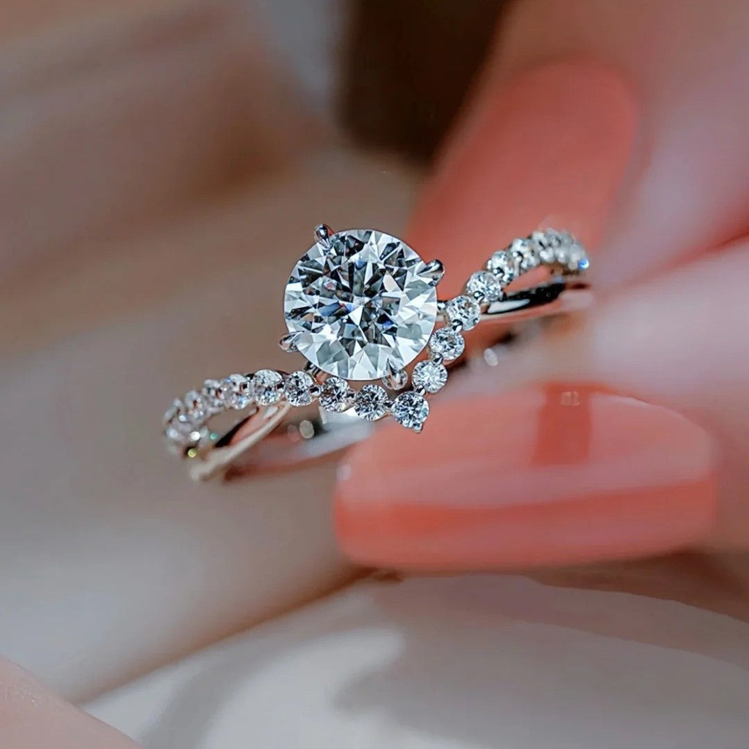 Kronenring mit Moissanit – Eleganter Stapelring im luxuriösen Design