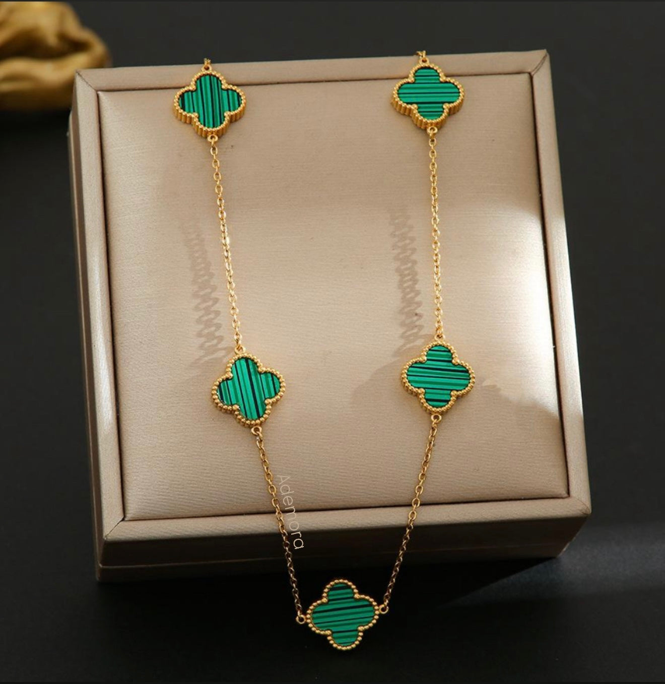 Clover Elegance Damen Halskette Vergoldeter Edelstahl