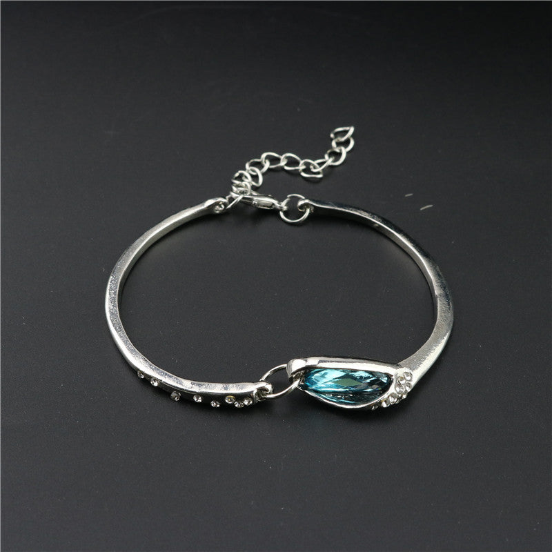 Dreiteiliges Layer Halsketten-Set mit Kristallanhängern