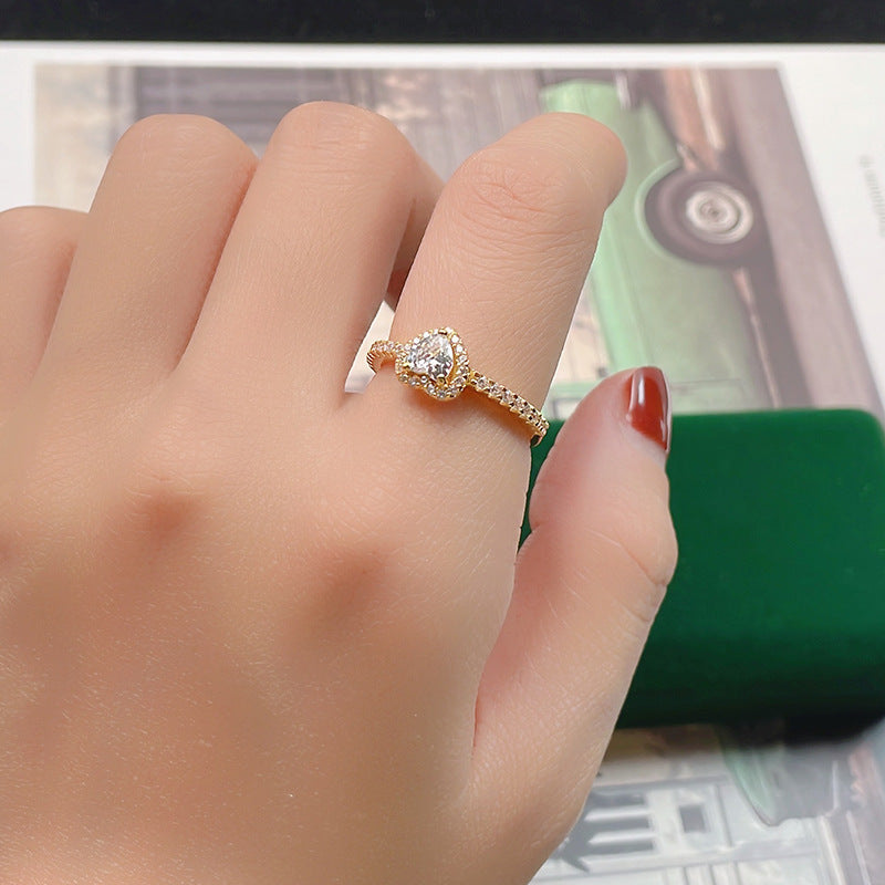 Herzförmiger Silberring mit Zirkon für Damen