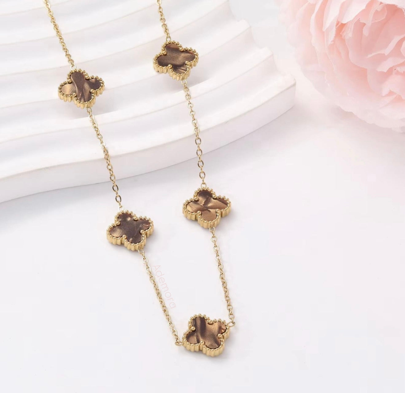 Clover Elegance Damen Halskette Vergoldeter Edelstahl