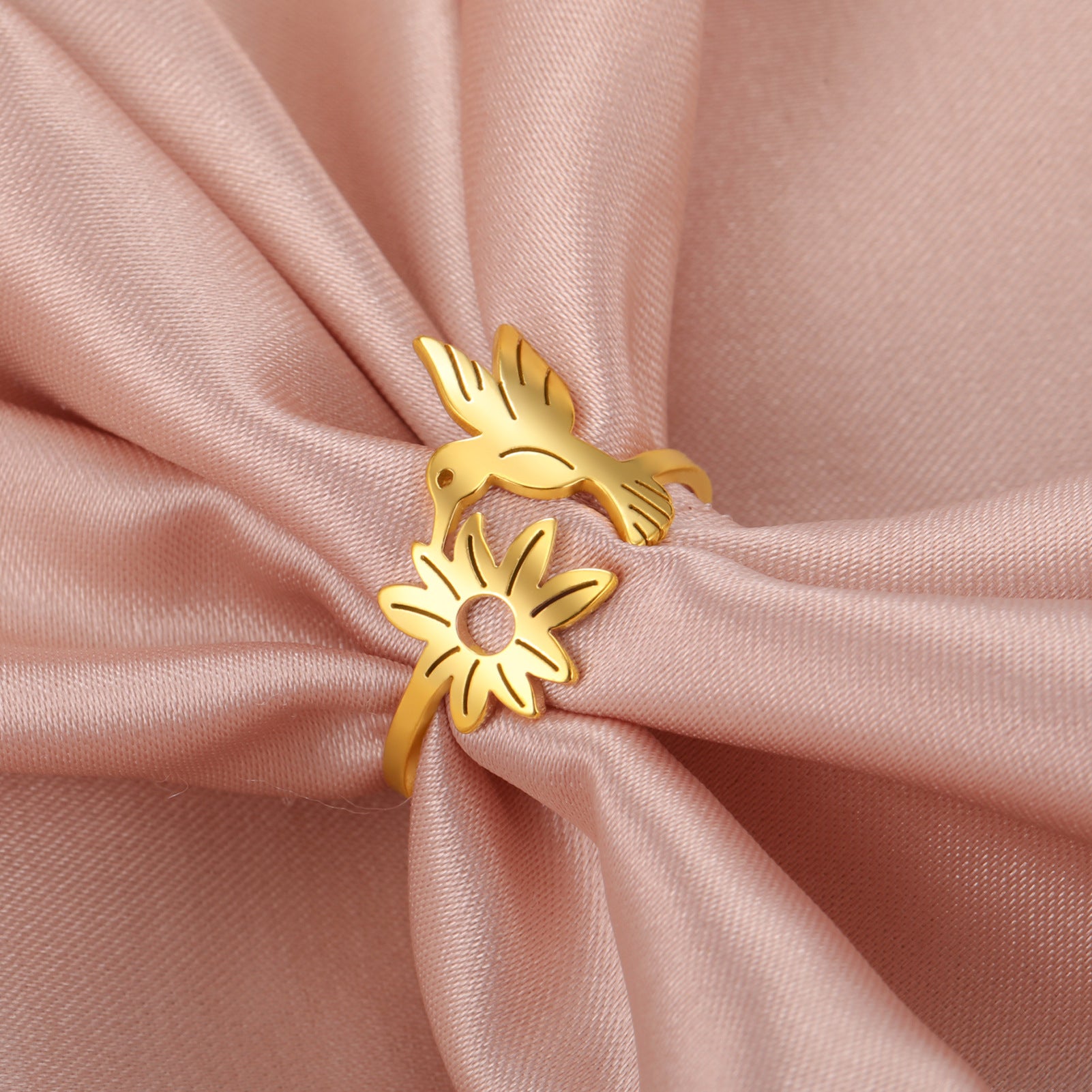 Floraler Vogelring aus Edelstahl im japanisch inspirierten Design