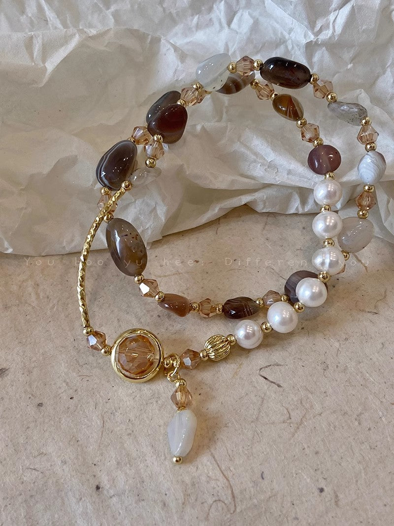 Doppelreihiges Armband mit Perlen und Kristallakzenten – elegantes Design