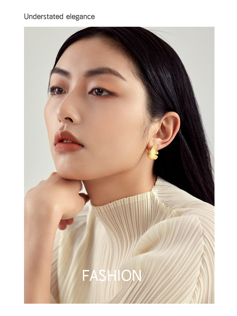 Vergoldete Blumen Ohrstecker für Damen filigranes Design