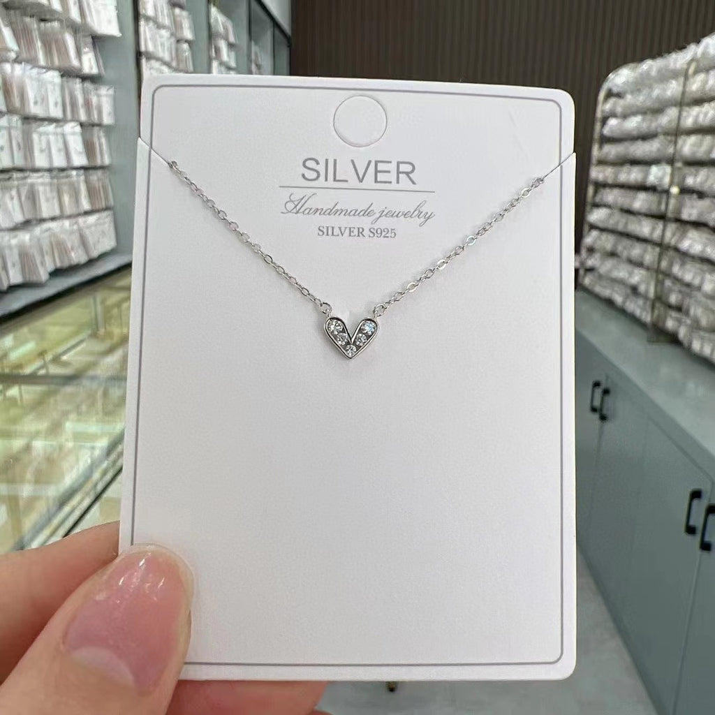 Minimalistische Herz Halskette in Silberoptik