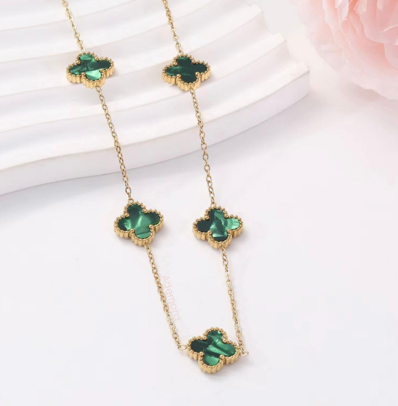 Clover Elegance Damen Halskette Vergoldeter Edelstahl