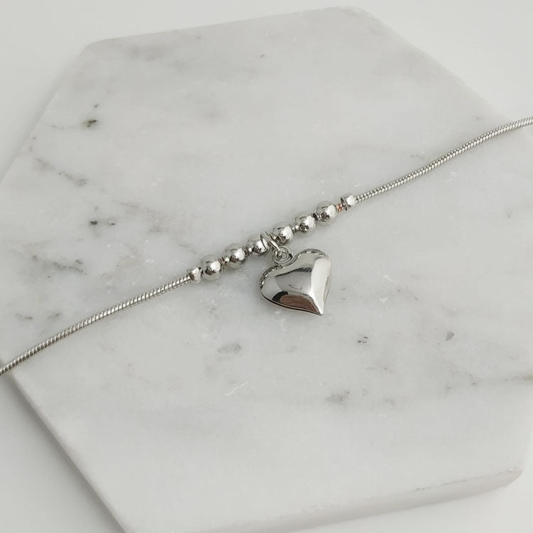 Herz-Fußkette mit großem Herz-Anhänger – Schlichte Love Fußkette