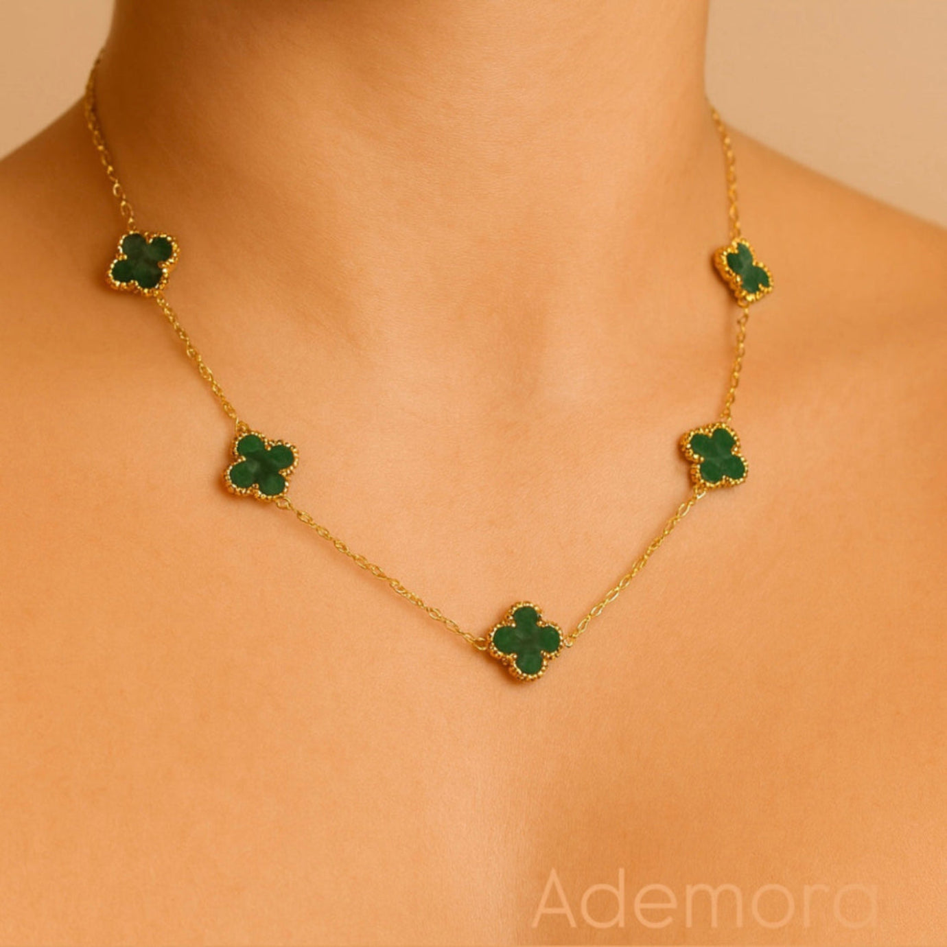 Clover Elegance Damen Halskette Vergoldeter Edelstahl