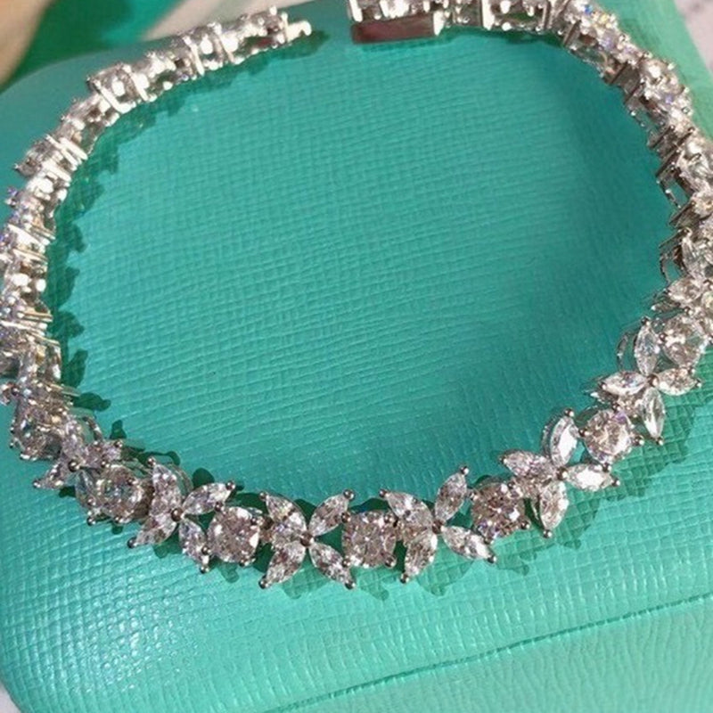 Damen Armband mit funkelndem Augenmotiv Silberfarben