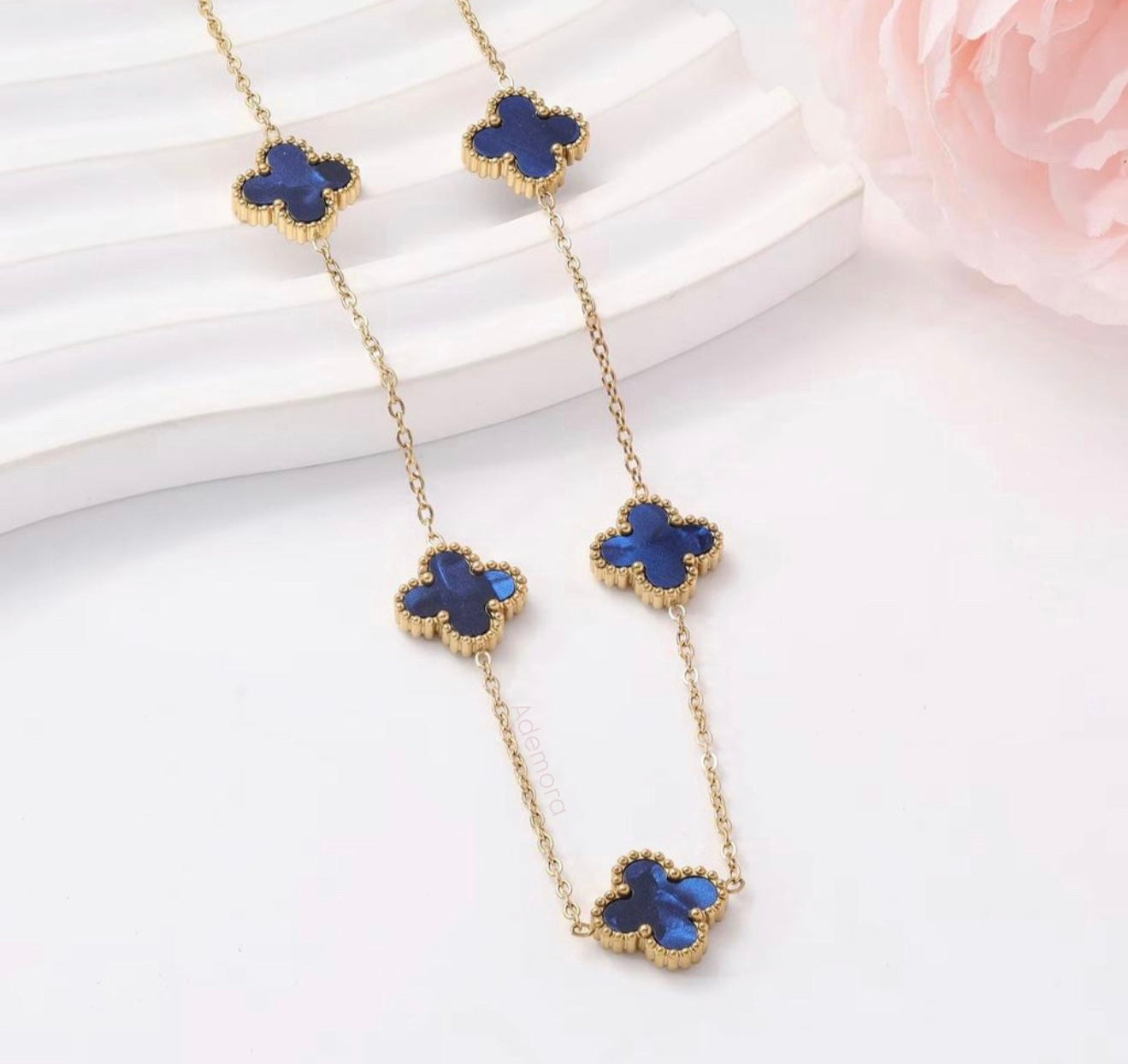 Clover Elegance Damen Halskette Vergoldeter Edelstahl