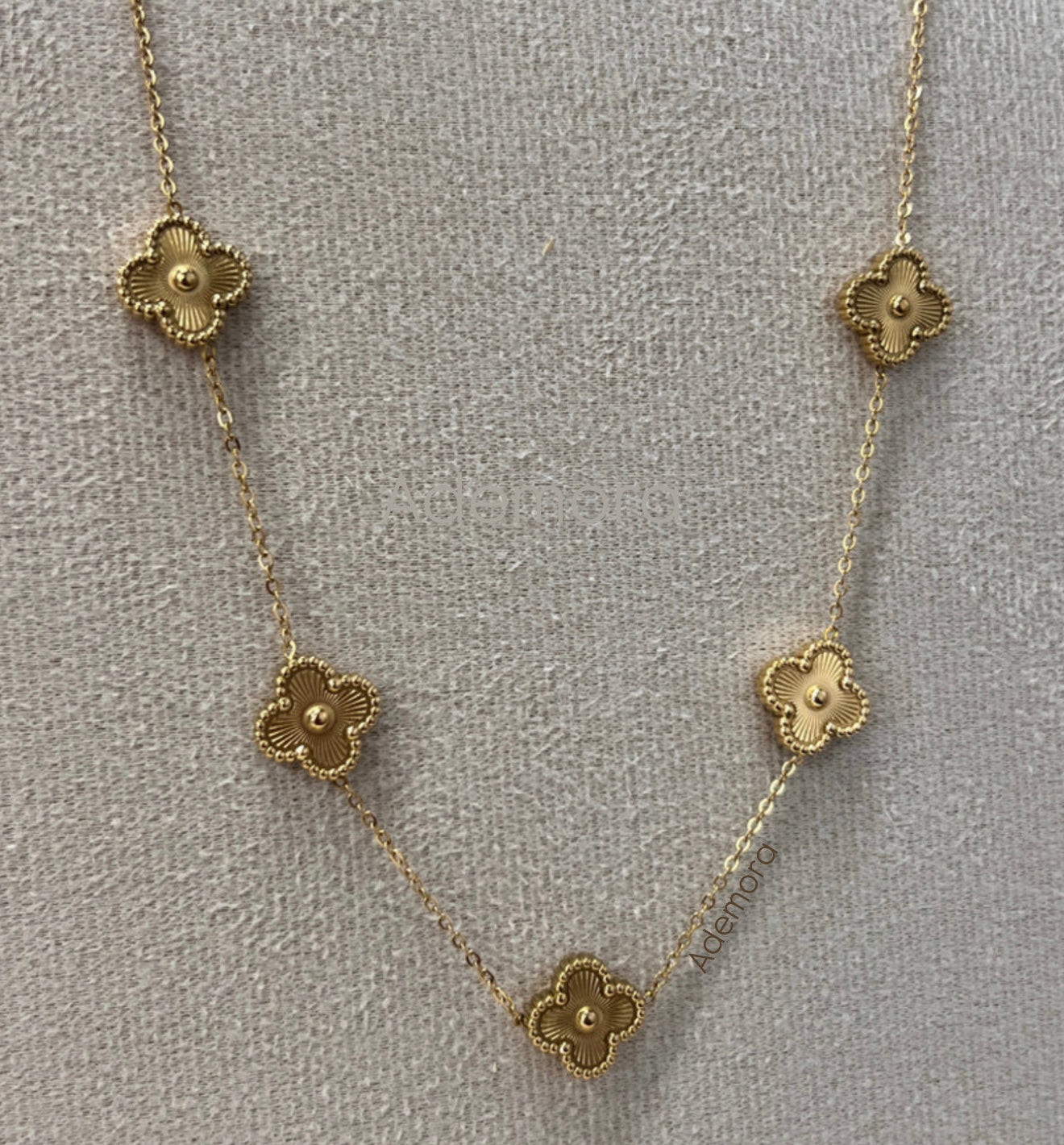 Clover Elegance Damen Halskette Vergoldeter Edelstahl