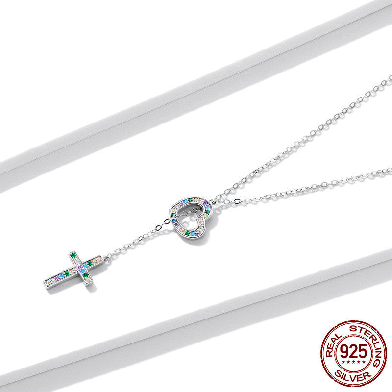 Herz Kreuz Halskette im minimalistischen Design