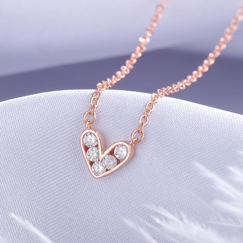 Minimalistische Herz Halskette in Silberoptik