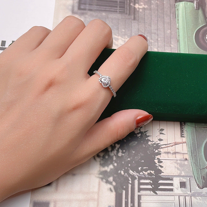 Herzförmiger Silberring mit Zirkon für Damen