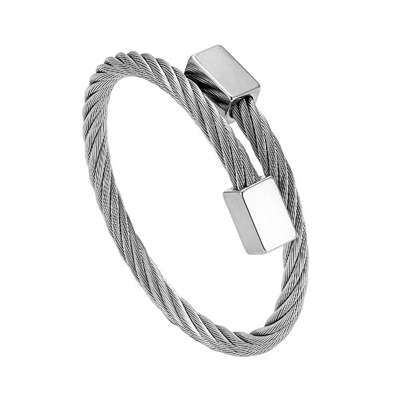 Personalisiertes geflochtenes Armband aus Edelstahl mit geometrischem Verschluss